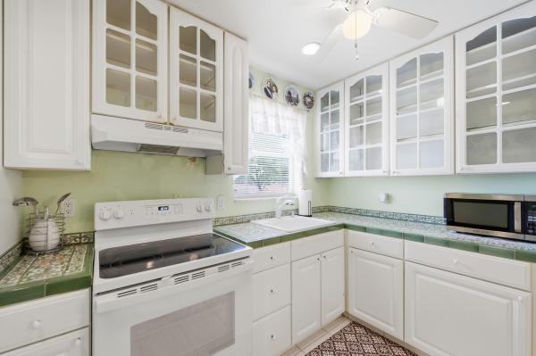 Golden Lakes Village, 112 Lake Anne Dr, West Palm Beach, Florida 33411, image 1