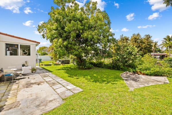 Victory Homesites, 2135 SW 26th St, Miami, Florida 33133, image 2