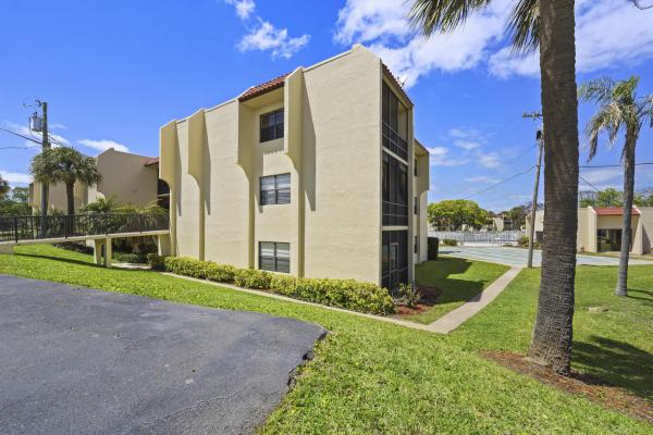 2050 Oleander Blvd #1-106, Fort Pierce, Florida 34950, image 1