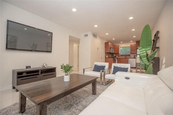Riverview South, 601 SE 5th Ct #108, Fort Lauderdale, Florida 33301, image 3