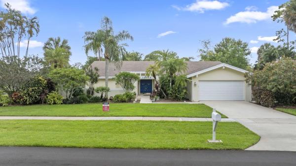 Avondale Woods, 12378 Sawgrass Ct, Wellington, Florida 33414, image 2