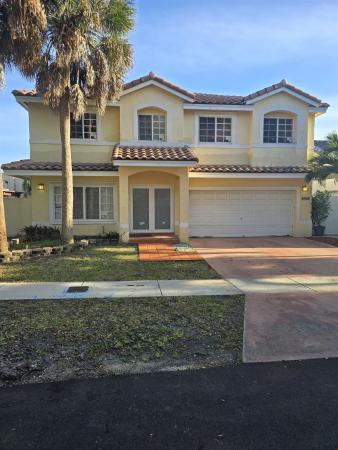 Lakes On The Green Glynn West, 8908 NW 187th St, Hialeah, Florida 33018, image 1