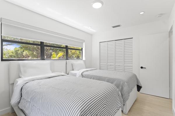 Winfield Park, 235 NE 20th St, Boca Raton, Florida 33431, image 1