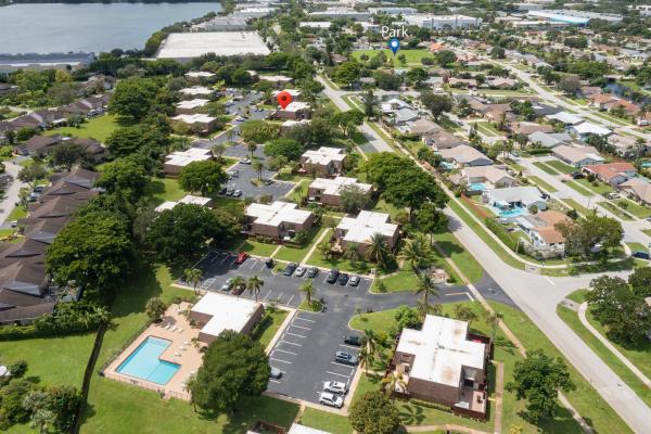 Waterford Courtyards South, 2776 SW 15th St, Deerfield Beach, Florida 33442, image 2
