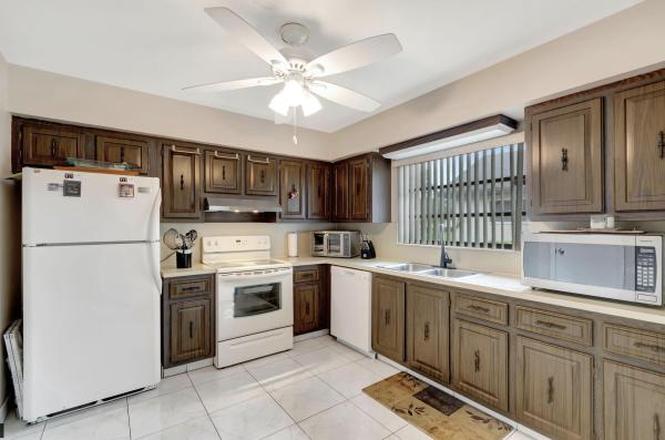 4660 Greentree Pl #B, Boynton Beach, Florida 33436, image 1