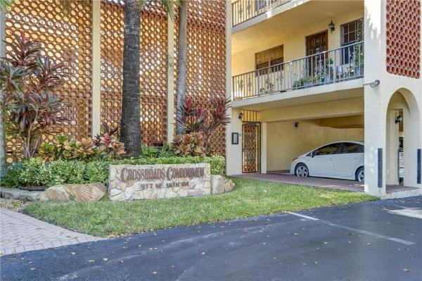 Crossroads, 917 NE 16th Ave #1, Fort Lauderdale, Florida 33304, image 1