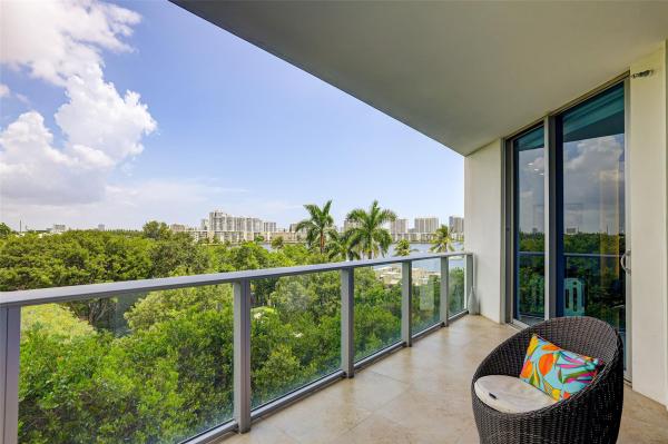 North Tower At Marina Palms, 17301 Biscayne Blvd #406, North Miami Beach, Florida 33160, image 1