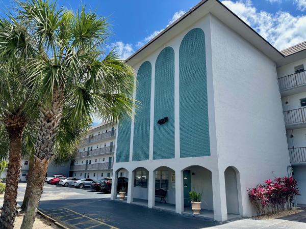 Wincast Arms, 4311 Crystal Lake Dr #407, Deerfield Beach, Florida 33064, image 1