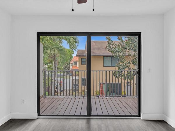 Hollywood Gardens, 3841 Farragut St, Hollywood, Florida 33021, image 2