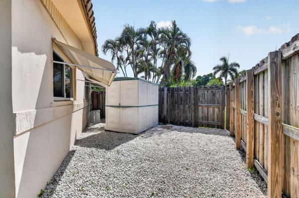 Coral Manor, 301 SE 8th Ave, Deerfield Beach, Florida 33441, image 1