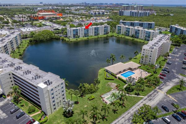Meadowbrook Lakes View, 111 SE 3rd Ave #606, Dania Beach, Florida 33004, image 2