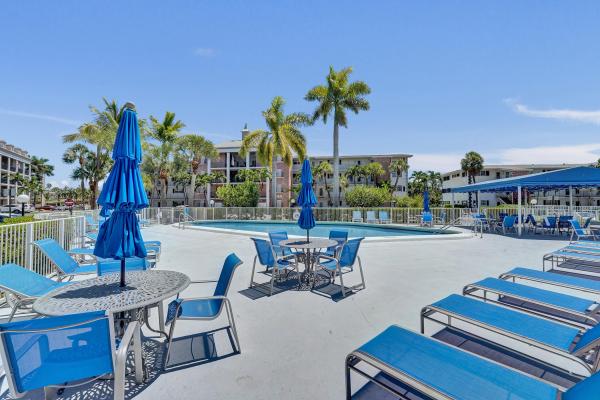 Isle Of Paradise, 455 Paradise Isle Blvd #305, Hallandale Beach, Florida 33009, image 1