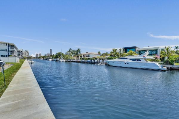 Isle Of Paradise, 455 Paradise Isle Blvd #305, Hallandale Beach, Florida 33009, image 3