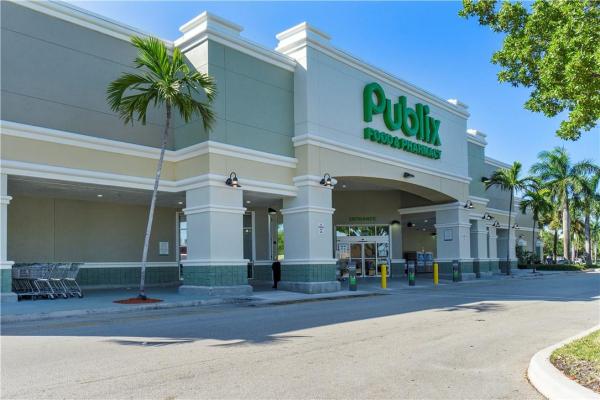 Lakebridge Townhomes, 185 SW 3rd St, Pompano Beach, Florida 33060, image 3
