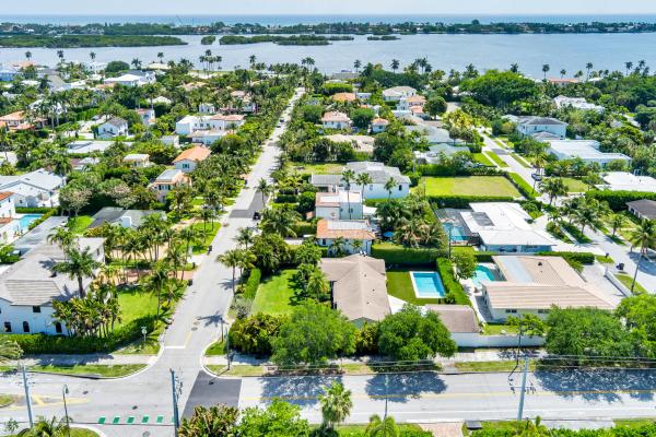 Lakewood, 260 E Lakewood Rd, West Palm Beach, Florida 33405, image 3