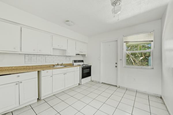 19110 SW 113th Pl, Unincorporated Dade County, Florida 33157, image 1