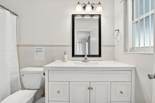 1761 NE 55th St #1-3, Fort Lauderdale, Florida 33334, image 1