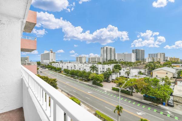 Leisure Shores, 3201 NE 14th Street Cswy #708, Pompano Beach, Florida 33062, image 1