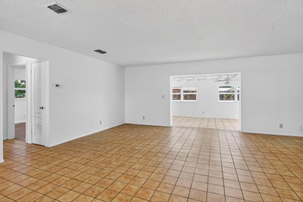 American Homes At Southwind Lakes, 19486 Delaware Cir, Boca Raton, Florida 33434, image 3