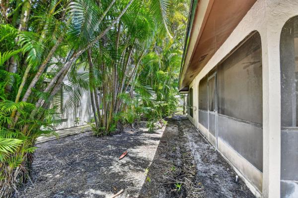Banyan Springs Patio Villas, 5155 Pine Dr, Boynton Beach, Florida 33437, image 3