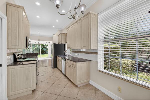 Garden Oaks, 8773 Wakefield Dr, Palm Beach Gardens, Florida 33410, image 2