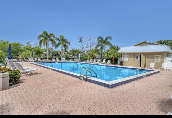 18390 SE Wood Haven Ln #E, Jupiter, Florida 33469, image 2