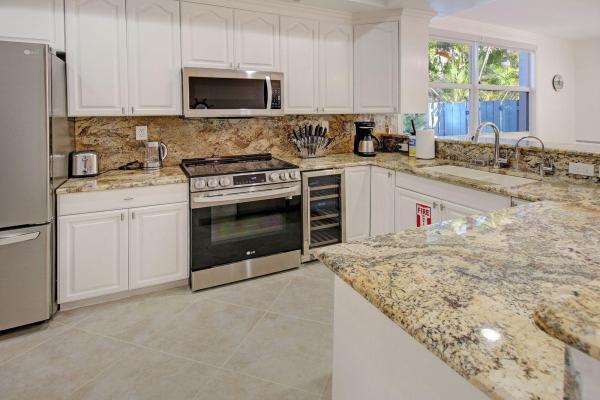 Golden Shores, 218 Pine Ave, Lauderdale By The Sea, Florida 33308, image 1