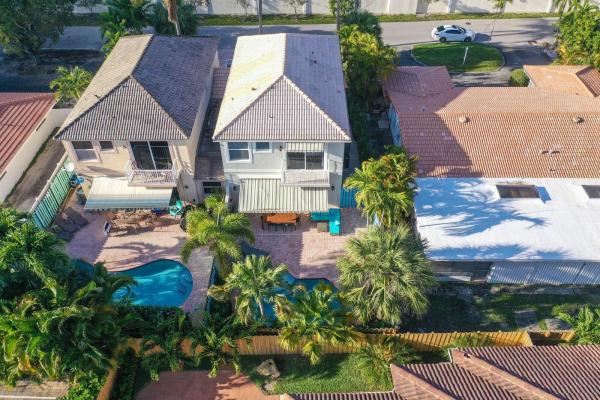 Golden Shores, 218 Pine Ave, Lauderdale By The Sea, Florida 33308, image 3