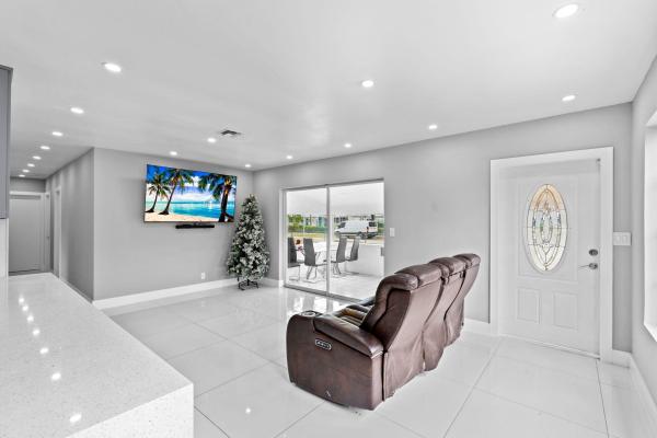 Park Plaza, 670 SW 29th Ave, Fort Lauderdale, Florida 33315, image 1