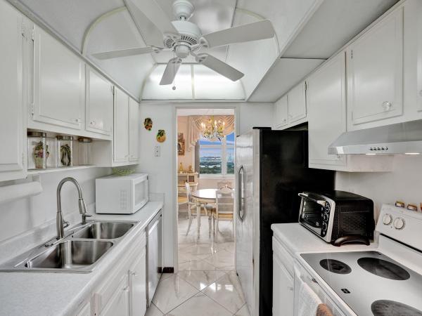 Boca Towers, 2121 N Ocean Blvd, Boca Raton, Florida 33431, image 1