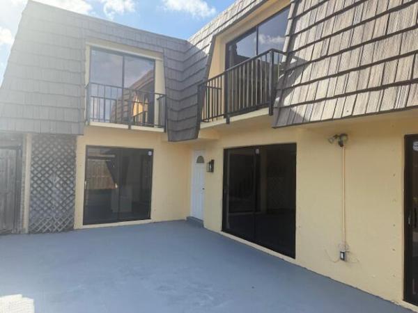 Springdale, 724 Springdale Cir, Palm Springs, Florida 33461, image 1