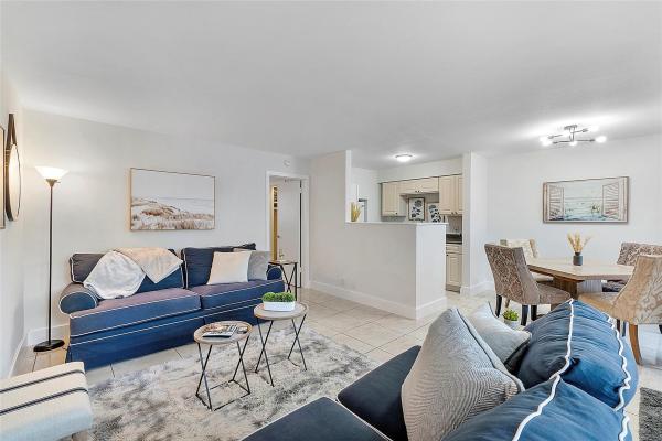 Mid Mari, 3230 NE 13th St #102, Pompano Beach, Florida 33062, image 3