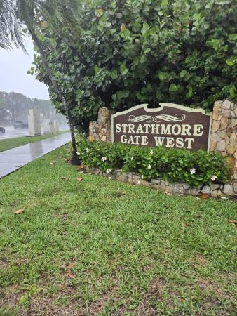 Strathmore Gate West, 358 Quebec Ct, Royal Palm Beach, Florida 33411, image 3