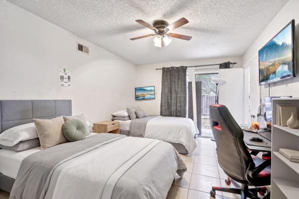 Players Place, 7208 Sportsman Dr, North Lauderdale, Florida 33068, image 3