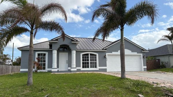 637 SE Tanner Ave, Port St. Lucie, Florida 34984, image 1