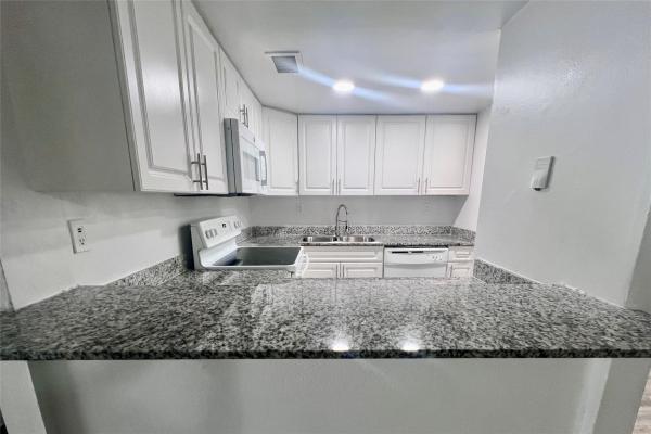 Royalton On The Green, 17300 NW 68th Ave #116, Hialeah, Florida 33015, image 1