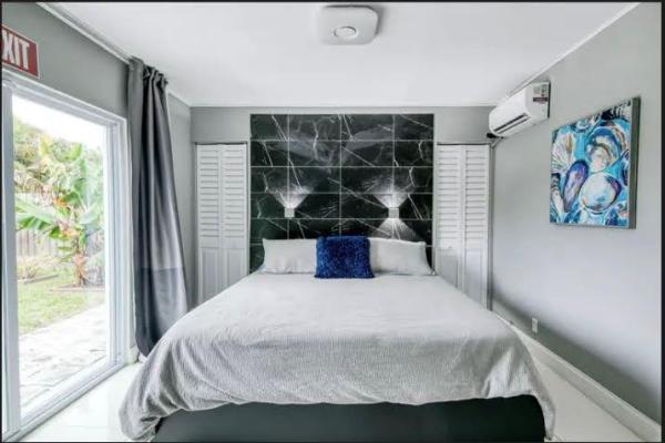Hollywood Hills, 1905 N 45th Ave, Hollywood, Florida 33021, image 1
