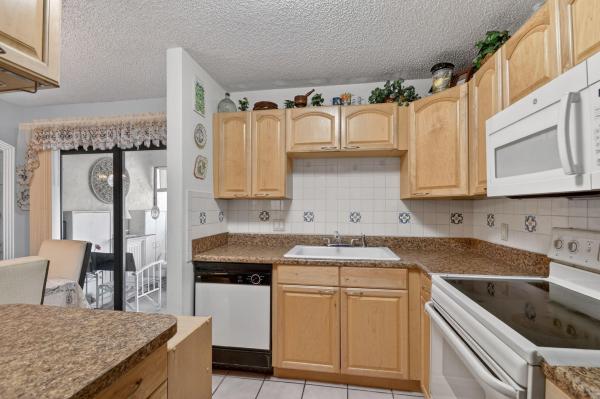 Sierra Woods, 2730 Ida Way #16A, West Palm Beach, Florida 33415, image 3