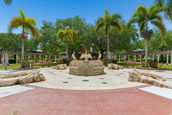 Charolais, 126 Sparrow Dr #10b, Royal Palm Beach, Florida 33411, image 2