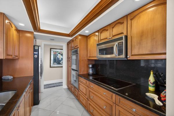 Martinique, 4100 N Ocean Dr #304, Riviera Beach, Florida 33404, image 2