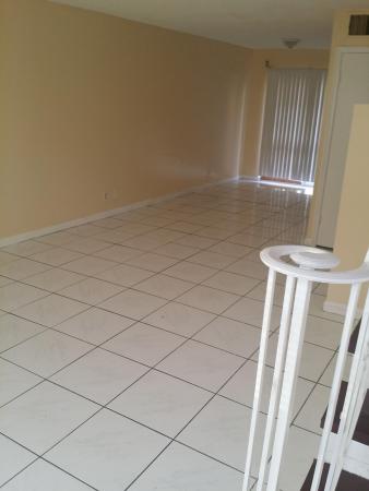 Royal Oaks, 2580 NW 52nd Ave #C16, Lauderhill, Florida 33313, image 2