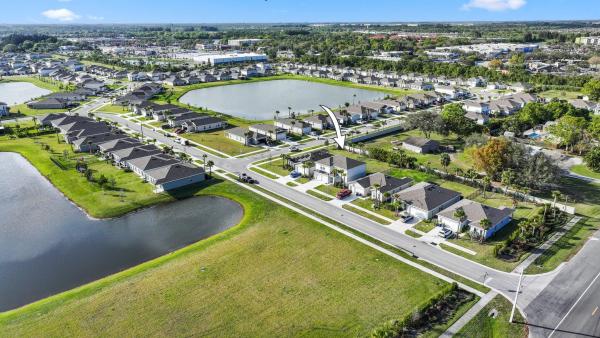 Avalon Crossing, 514 Raspberry Rd, Fort Pierce, Florida 34981, image 1