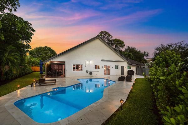 Colonnade At Glen Oaks, 2845 NW 42nd St, Boca Raton, Florida 33434, image 1