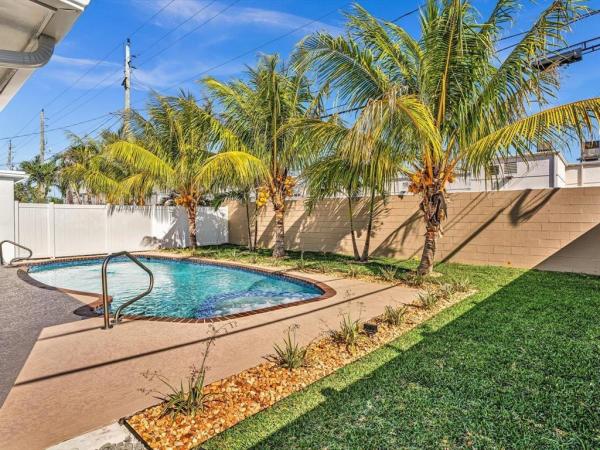 Lake Wyman Shores, 539 NE 18th St, Boca Raton, Florida 33432, image 2