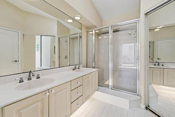 Villa D'Este, 15 Via Carrara, Palm Beach Gardens, Florida 33418, image 2