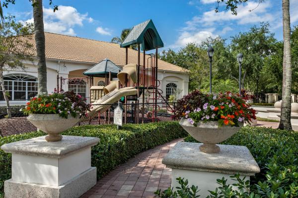 Fiore At The Gardens, 10103 W Myrtlewood Cir Cir, Palm Beach Gardens, Florida 33418, image 3