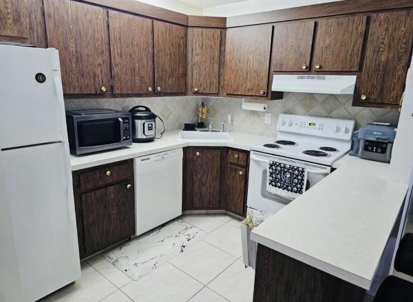 Pine Ridge South 4, 443 Pine Glen Ln #C-2, Greenacres, Florida 33463, image 3