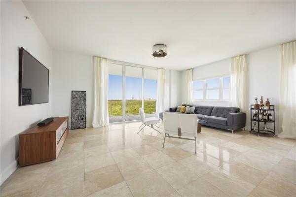 One Fifty One At Biscayne, 14951 Royal Oaks Ln #1109, North Miami, Florida 33181, image 3