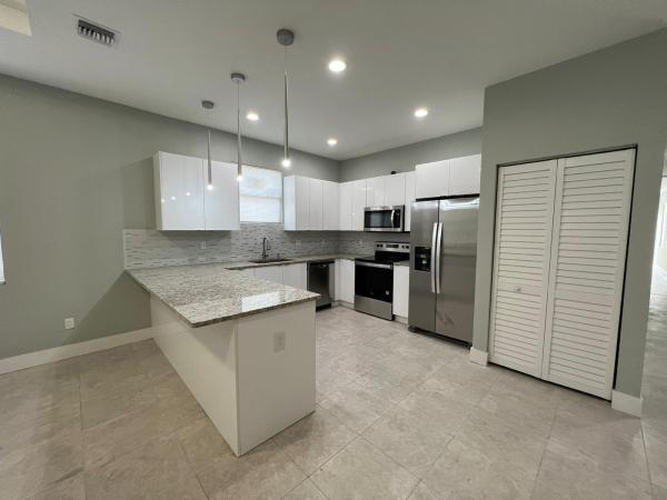 225 N E St, Lake Worth, Florida 33460, image 2