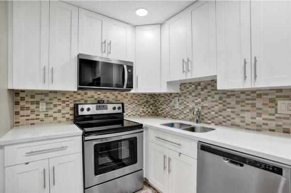 Sabal Palm Village, 4980 E Sabal Palm Blvd #124, Tamarac, Florida 33319, image 2